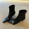 Botas Femininas de Salto Alto Versáteis Bico Fino Elásticas Emagrecedoras 2026 Outono/Inverno Novo Estilo Salto Fino Botas Martin Elegantes Botas Curtas