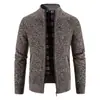 Outono Inverno 2026 Comércio Exterior Masculino Suéter Cardigã com Veludo Interno Tamanho Grande Masculino Gola Alta Jaqueta de Tricô Quente Juventude Lã