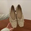 Primeiro Encontro com os Novos Sapatos Femininos Versáteis de Estilo Francês Retrô Plissado com Laço Quadrados Baixos de Solado Macio da Temporada