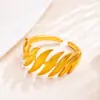 Moda Europeia e Americana Anel Exagerado de Aço Inoxidável para Mulheres Ouro 18K Simples Estilo Ins Anel de Design de Ponta Joias Atacado