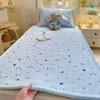 Cobertor de Cama de Lã de Leite de Gaze de Camada Dupla Conjunto de Três Peças Cobertor Usável dos Dois Lados Protetor de Colchão Cama para Dormitório de Estudante