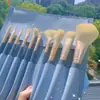 Set de 13 Brochas de Maquillaje Cuatro Estaciones Verde, Polvo de Té con Leche, Polvo de Café, Suministro Directo del Fabricante, Brochas de Maquillaje Asequibles para Principiantes y Novatos, Polvo Suelto