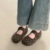 Sapatos Mary Jane elegantes de bolinhas estilo coreano para mulheres, nova coleção de outono 2026, bico redondo em camurça, com fecho de velcro, corte baixo, sapatilhas de sola reta