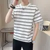 Camiseta Masculina de Verão Listrada Retro Fresca Manga Curta Fina Tendência Casual Versátil Tops Meia-Manga de Seda Gelada