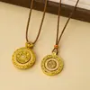 Nova Colar Pingente Bússola Vazada Estilo Chinês Banhada a Ouro com Corda Trançada para Mulheres, Corrente de Suéter Rotativa Fashionável e Elegante