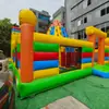 Parque inflável de escalada em rocha multicamadas espessado e hermético com áreas de lazer zonificadas, instalação de team building familiar com tema de fazenda