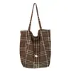 2026 Xadrez Casual Grande Capacidade Fashionável Bolsa de Ombro Única Nova Estudante Universitária Uso Dupla Face Retrô Bolsa de Mão
