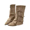 Outono/Inverno 2026 Novo Estilo Fivela de Cinto de Garota Popular Bico Fino Botas Femininas de Cano Médio Salto Grosso Versátil Retrô Elegantes Botas de Equitação