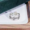 [Zhenzang Mundial Nacional] Anillo Abierto de Cruz de Lirio Medieval Personalizado Retro Lujo Accesible Anillo de Gama Alta para Mujer