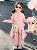Conjunto de cortavientos de color liso para niñas transfronterizo, estilo primavera y otoño, conjunto casual de tres piezas para niños 2026 nuevo, ropa infantil de moda