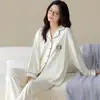 Nueva colección de primavera y otoño: conjunto de pijama para mujer de algodón puro, manga larga y pantalón largo, con un cárdigan de cuello abierto, presentando un diseño simple y casual para ropa cómoda de estar en casa