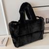 Bolso de felpa para mujer, gran capacidad, nuevo bolso de hombro combinable para otoño e invierno 2023, bolso de mano de felpa de alta calidad para viajeros