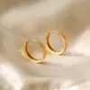 Pendientes Super Brillantes Chapados en Oro de 18 Quilates "Hielo Roto" para Mujer, Estilo Commuter a la Moda, Alto Valor Estético, Elegantes Clips para Orejas y Accesorios para Orejas
