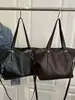 Bolsa de Grande Capacidade para Mulheres, Versátil, Estilo College, Preta, Bolsa Tote de Couro Macio, Bolsa Transversal Casual, Tendência
