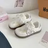Zapatos Blancos de Moda Tendencia de Nicho con Cordones para Primavera/Otoño Nuevo Suela Plana Ligeros Zapatos de Entrenamiento Alemanes Zapatos de Skate B5101