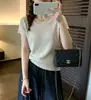 Camiseta de Tricô Manga Curta com Gola U para Mulheres, Direto da Fábrica, Estilo Coreano, Top Slim Fit, Guangzhou Shisanxing Em Estoque