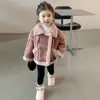 Ropa de abrigo para niñas otoño e invierno 2026 nuevo estilo niños forro polar de piel sintética top engrosado moda y estilo ropa de invierno para niñas