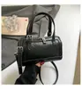 Bolsa de Mão Feminina Estilosa Shuai Mi Jia 2026 Novo Modelo Bolsa Boston Alto Valor Estético Bolsa de Ombro e Transversal