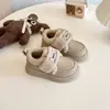 Zapatos de Algodón para Niños 2025 Invierno Nuevo Estilo Mocasines de Princesa Forrados de Felpa para Niñas Suela Antideslizante Zapatos Cálidos de Piel Forrados de Felpa para Niños Medianos y Grandes