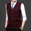 Colete Jacquard de Tricô Masculino Elegante com Decote V e Bolso, Top Sem Mangas Casual de Negócios, Cardigã Sem Mangas de Alta Qualidade para Homens de Meia-idade e Idosos