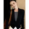 Suéter de Punto Nuevo Diseño Otoño/Invierno 2026 Manga Corta Larga, Top Falso de Dos Piezas Súper Elegante Negro que Ceñe la Cintura para Mujer