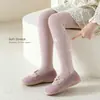 Medias nuevas para niñas con estampado de estrellas, mallas blancas finas para niños para primavera y otoño, adecuadas para usar como prenda exterior