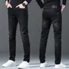 Marca Italiana de Alta Gama de Moda Jeans de Mezclilla Negro-Gris para Hombre Estilo Primavera/Verano 2026 Elásticos Rectos Ajuste Delgado Pierna Cónica Pantalones Casuales