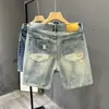 Moda de verão marca tendência shorts jeans para homens, calças compridas rasgadas, calças finas de perna reta no joelho, calças tipo bombacha casuais estilo coreano