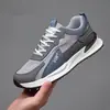 Sapatos Masculinos Novos Verão Couro Casuais Solado Macio Respirável Antiderrapante Resistente ao Desgaste Tênis Esportivos Malha Masculina Tênis de Corrida Absorção de Choque