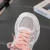 Tênis Esportivo Feminino, Sapatos de Malha Simples Respiráveis para Crianças, Novo Estilo de Verão Sapatos Brancos para Estudantes, Tênis Pai Leve e Versátil para Meninas
