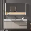 Tocador de baño de color crema con acabado suave al tacto, que cuenta con un lavabo grande e integrado, ideal para baños pequeños.; un tocador de baño para lavarse y enjuagarse las manos