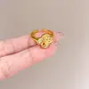 Anillo de Zirconia Diamantada Cepillada Estilo Mid-Century al por Mayor para Mujer, No se Desvanece, Lujo Ligero, Anillo Versátil para Dedo Índice Abierto, Nueva Joyería para Manos