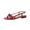 Sandalias Planas de Verano 2026 Estilo Francés, Versátiles, de Punta Cuadrada, Punta Abierta, con Lazo Rojo Tejidas Huecas para Exteriores y Playa