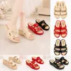 Nuevas sandalias de cuña elegantes para mujer para el verano, adecuadas para usar al aire libre y en el trabajo, con suelas gruesas, tacones altos, que aumentan la altura, antideslizantes, cómodas sandalias para mamá