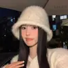 Chapéu de Pescador de Pelúcia com Laço de Tricô de Pelo de Coelho Estilo Japonês para Mulheres, Outono e Inverno Quente Proteção de Orelha Versátil Afina o Rosto Tendência