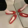Sapatos de Bico Redondo e Decote Baixo para Mulheres, Novo Estilo Primavera e Outono, Estilo Fada do Balé em Couro Macio, Mocassins Planos Macios de Calçar Fácil