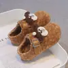 Zapatos Peludos de Dibujos Animados para Niños 2026 Otoño/Invierno Nuevo Estilo para Niñas con Forro de Terciopelo Cálido Zapatos de Algodón Mocasines Casuales de Corte Bajo
