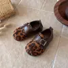 Zapatos para Niña Estampado de Leopardo con Reposapiés Cómodo Retro 2026 Otoño Nuevo Birkenstock Casual para el Trabajo Suela Suave Ligeros Zapatos de Piel para Niños