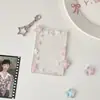 Versión Coreana de la Chica Cazadora de Estrellas Portatarjetas con Colgante de Estrella Colorido Portatarjetas Transparente Pequeño de 3 pulgadas Portatarjetas de Exhibición Tarjeta Polaroid Portatarjetas Rígido