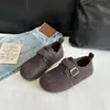 Zapatos planos casuales retro de invierno 2025, forrados de felpa, cálidos, estilo Birkenstock, para mujer, puntera redonda, versátiles, sin cordones