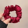 Modelo Nuevo 2025 Scrunchie de Satén Elegante Estilo Coreano para el Cabello para Mujeres, Accesorio de Moda Versátil