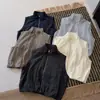 Nuevo chaleco de moda estilo coreano para mujer, otoño de 2026, cuello alto, con cremallera, holgado y estilizado, top versátil, color liso para usar en capas