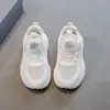 Zapatillas Deportivas Casuales para Niños 2026 Nuevo Modelo de Verano Tenis Antideslizantes para Niñas Zapatillas de Correr para Niños con Hebilla Giratoria Antideslizante