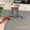 Pinza Grande para el Cabello Flor de Cristal Azul Dongdaemun Coreana Pinza de Tiburón de Moda Accesorio para el Cabello en la Parte Posterior de la Cabeza para Mujeres Pinza para el Cabello de Verano