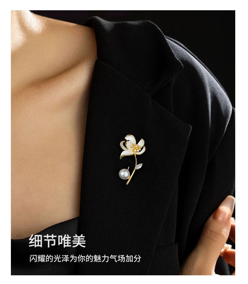 时尚优雅立体莲花胸针小众轻奢风珐琅彩胸花新品甜美个
