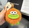 Lindo Colgante para Llaves de Coche Colgante de Bola de Carbón Pequeña con Boca Grande Colgante para Bolso Muñeca de Bola de Felpa Juguete