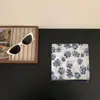 ¡Pequeña literatura y arte gris! Pañuelo Cuadrado Pequeño de Algodón Estampado Azul y Rojo Vintage Estilo Coreano Pañuelo Versátil de Alta Calidad