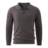Outono Inverno 2026 Novo Suéter Masculino de Gola Lapela em Tricô Trançado Malharia Moda Jovem Camada Base Casual