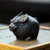 Yixing areia roxa pet de chá vaca pequena decoração escultura conjunto de chá cinábrio Zodíaco vaca brincadeira de chá bandeja de chá zero com areia roxa atacado