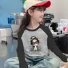 Ropa interior térmica de forro polar para niñas Otoño Invierno Estilo Nuevo Ropa interior para niños medianos y grandes Camiseta de manga larga con bloques de color cálido y elegante Parte superior de cuello redondo